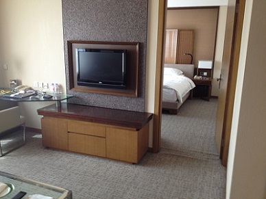 chengdu haiyatt hotel bedroom-livingroom