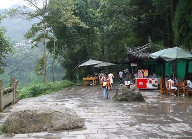 hiking on the emeishan mountain Chengdu