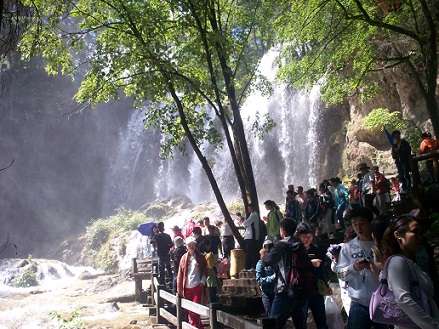 pearl shoal waterfall Jiuzhaigou