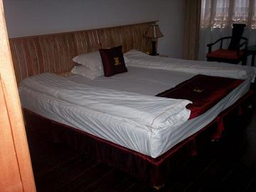 wangfu hotel bedroom